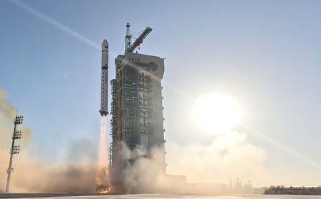 China Berhasil Luncurkan Satelit Pemantau Yunhai Keempat