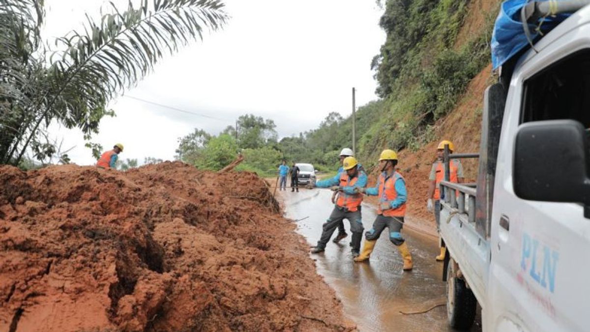 PLN Sumut Pulihkan Pasokan Listrik di Wilayah Terdampak Bencana