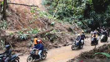 Meski Jalur Penghubung Sukabumi-Palabuhanratu Bisa Dilalui, BPBD Minta Pemotor Hati-hati karena Licin dan Berlumpur