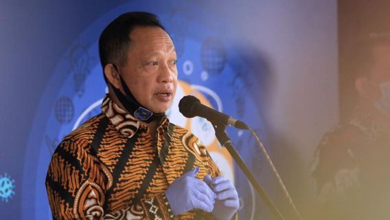 Mendagri Minta Kepala Daerah Batasi Jumlah Kerumunan Massa