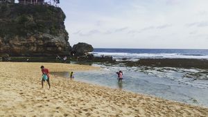 Pantai Benteng Portugis Jepara Surut Jadi Sorotan, Ini Kata BMKG