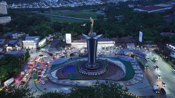 Kujang Emas 14 Meters Officially Standing In The Pancakarsa Monument Sentul Bogor