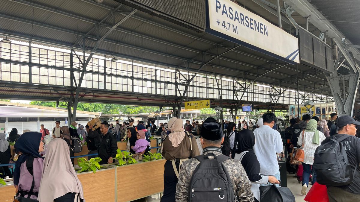 Puncak Arus Balik Libur Panjang, 41 Ribu Penumpang Tiba di Jakarta dengan Kereta