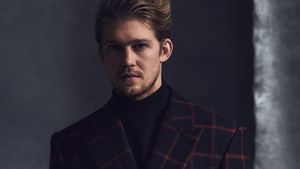 Breaking Up After 6 Years, Joe Alwyn Finally Talks About Relationship With Taylor Swift