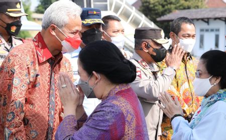 Ganjar Pranowo Ditemani Gibran dan Kaesang Antar Megawati-Puan Maharani Kembali ke Jakarta