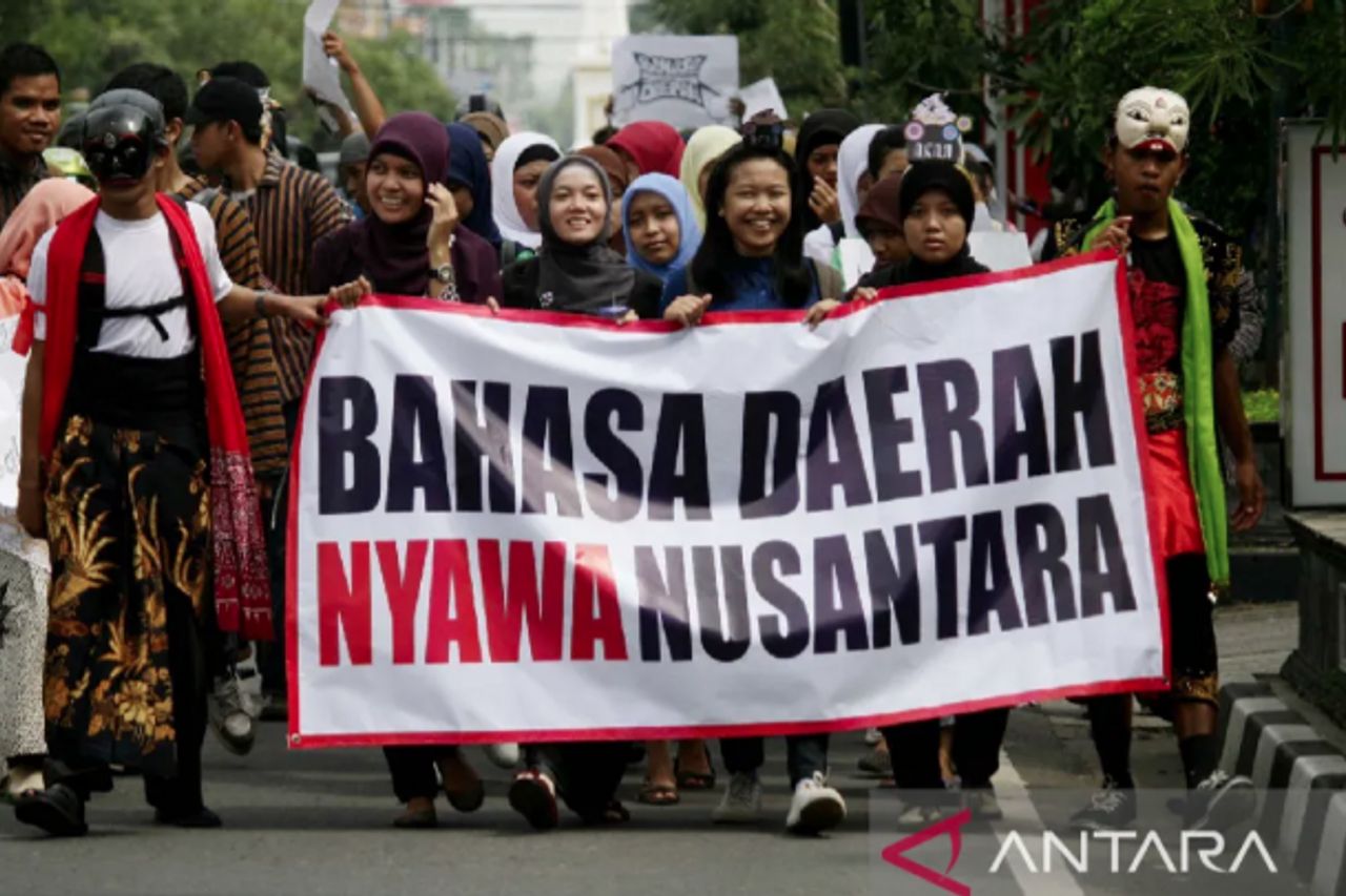 インドネシア文化の保存を維持したい場合は、地域言語を恥じないでください