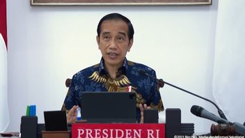 Tak Mau Ada Euforia Atas Penurunan Kasus, Jokowi: COVID-19 Selalu Mengintip Kita