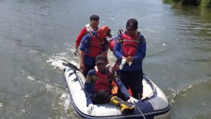 Remaja 14 Tahun yang Hilang di Kali Sunter Klender Berhasil Ditemukan Tim SAR Gabungan