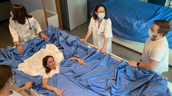European Space Agency Asks These 20 Women To Lie On Water Beds For Five Days