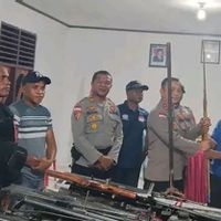 57 Pucuk Senjata Rakitan Sisa Konflik Antardesa Disita Polres Flores Timur