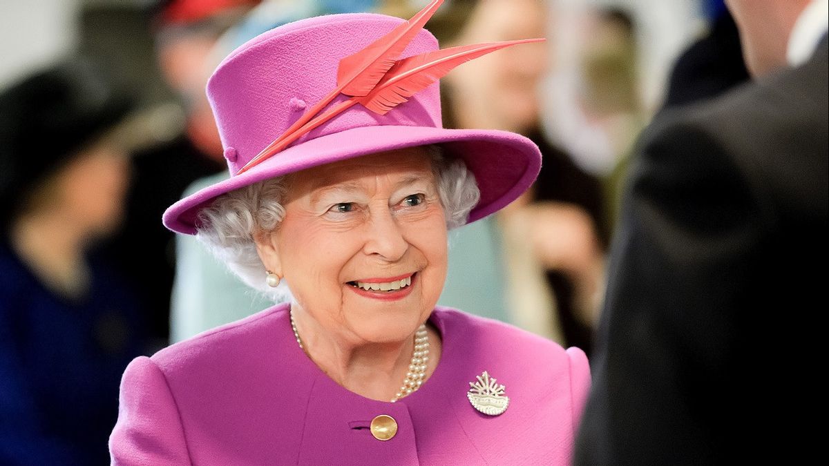  Nyeri Punggung, Ratu Elizabeth II Batal Ikuti Upacara Hari Pahlawan Inggris