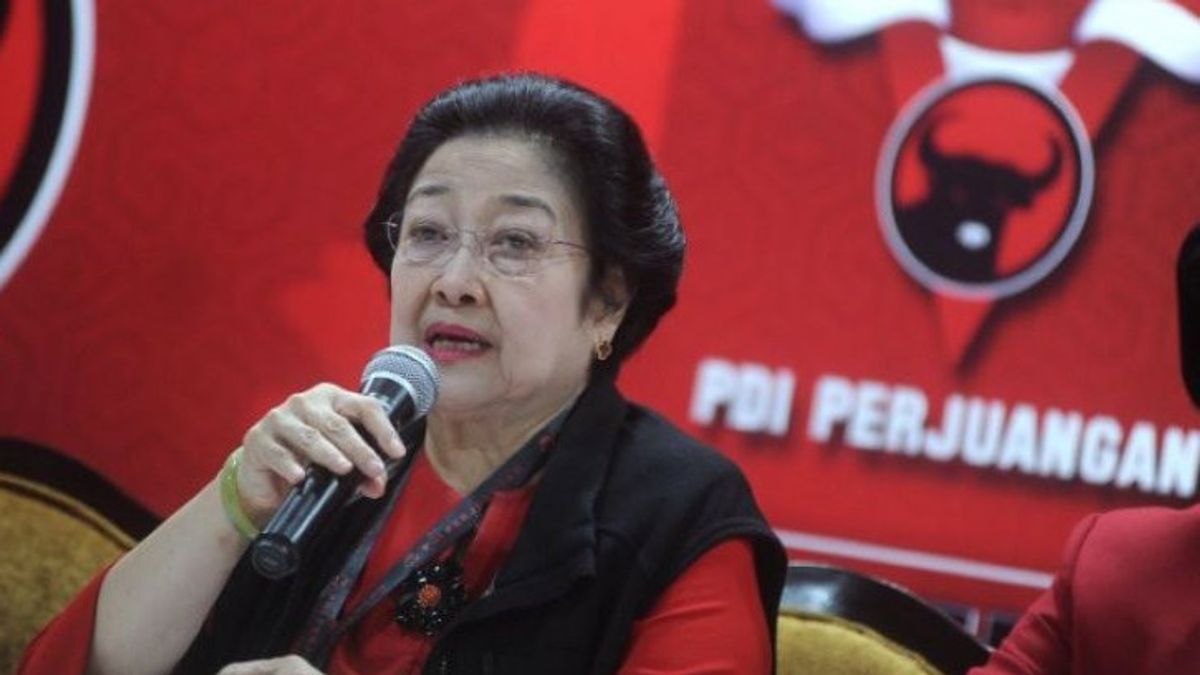 Remind Cadres Not To 'Play With Two Feet', Observer: Megawati's Assertiveness Deserves To Be Imitated By Other Political Party Presidents