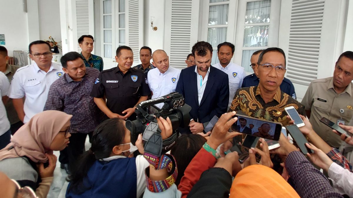 Kuncoro Wibowo Mundur, Pj Gubernur DKI Angkat Mohammad Indrayana Jadi Plt Dirut Transjakarta
