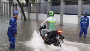 BMKG Prakirakan Jakarta Diguyur Hujan Ringan dan Lebat Sepanjang Sabtu