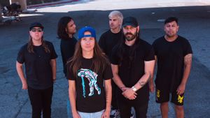Kejutan dari The Red Jumpsuit Appratus, Rilis Single Angels Cry dan Sebar Info Album Baru