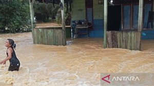 スブルサラーム州の大雨によって引き起こされた洪水の影響を受けた何百人もの住民
