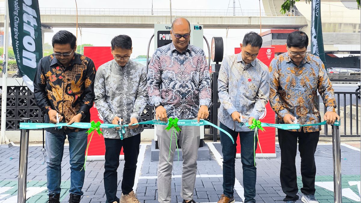 Pertegas Komitmen Ekosistem Hijau, Geely Bekerja Sama dengan Voltron Dalam Penyedia Charging Station