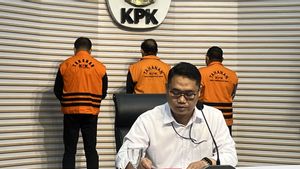 رئيس PDIP Baguna يستخدم 2.5M روبية إندونيسية من عائدات الفساد لتلبية الاحتياجات الشخصية لشراء أسماك الزينة