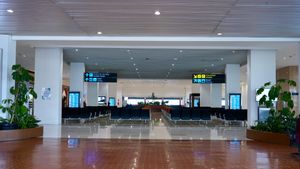 Jelang Keberangkatan Haji 2026, Menhub Pastikan Terminal 2F Bandara Soetta Siap Layani Jemaah