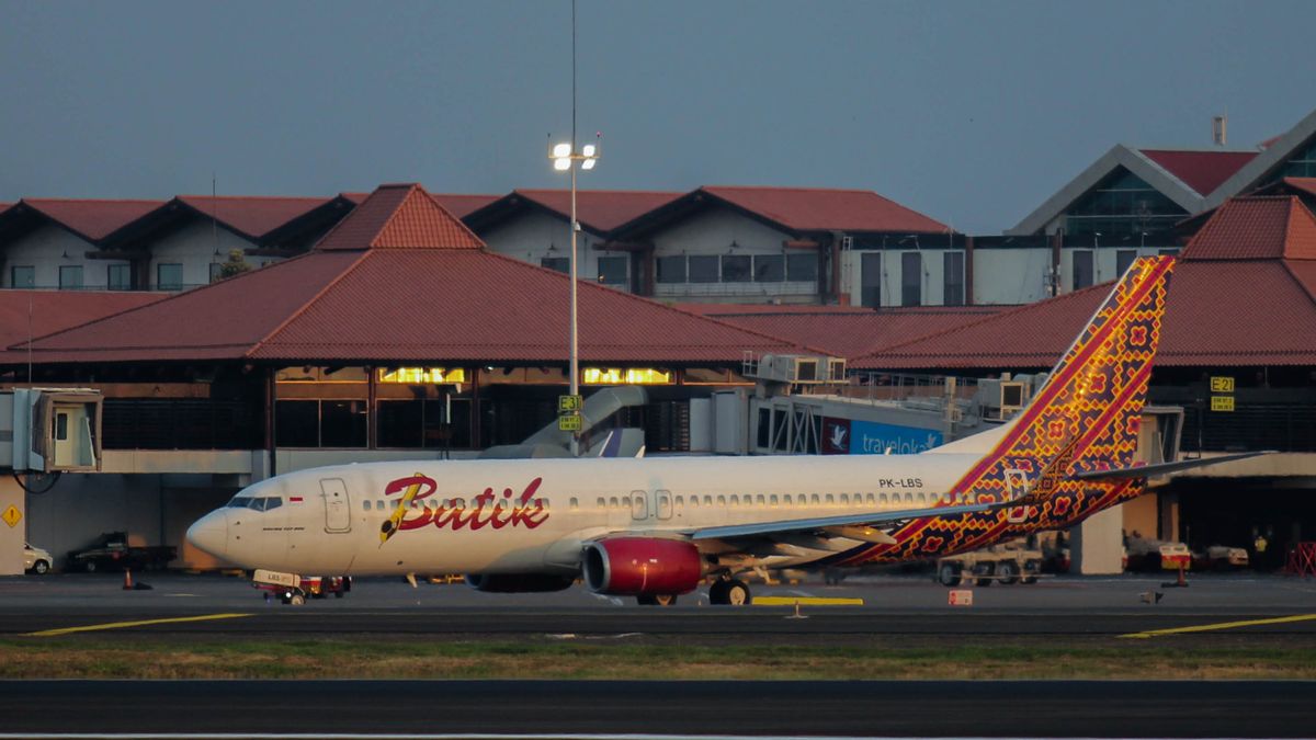Batik Air Story Hit Connecting Bridge Ngurah Rai Airport And Drop Passengers With Manual Stairs