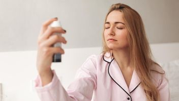 寝る前に香水をつけるトレンド：リラックスしてぐっすり眠れるようになる？