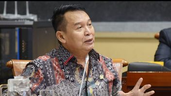 جوكوي التوجيه التخصصات TNI- Polri WAG، PDIP: من المناسب، حتى عائلته لا ينبغي أن تشارك في السياسة العملية