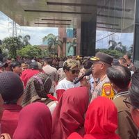 Kantor BSI Alam Sutra Tower Jaksel Digeruduk Massa, Tuntut Pencairan Dana Rp10 Triliun