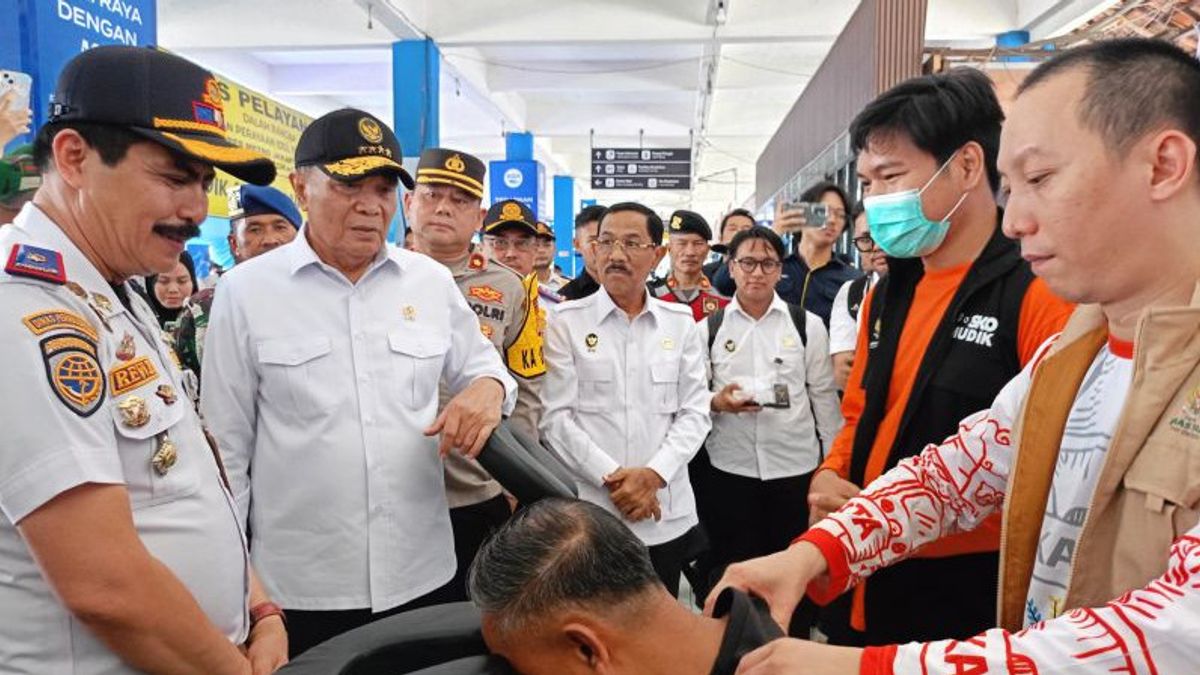 Menko Polkam Sambangi Terminal Kampung Rambutan, Cek Fasilitas Buat Pemudik
