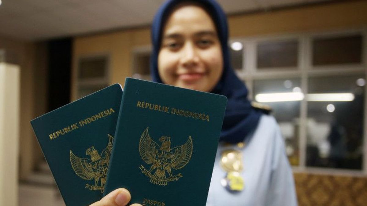 人权部从明天开始适用10年护照有效期