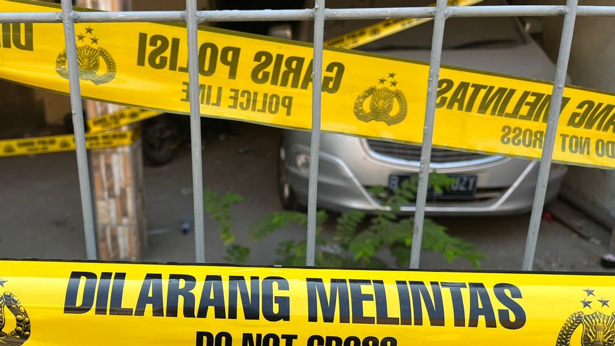 Commotion In Front Of Nissan Kembangan Showroom, West Jakarta, Victim's Chest Stabbed Badik