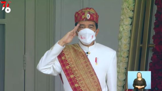 Se Précipitant Dans Des Tons De Rouge Et De Blanc, Jokowi Utilise Des Vêtements Traditionnels Lampung Lors De La 76e Cérémonie D’indépendance Indonésienne