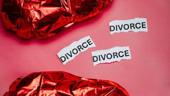 老後の離婚の傾向は増加しており、それが成人期に与える影響