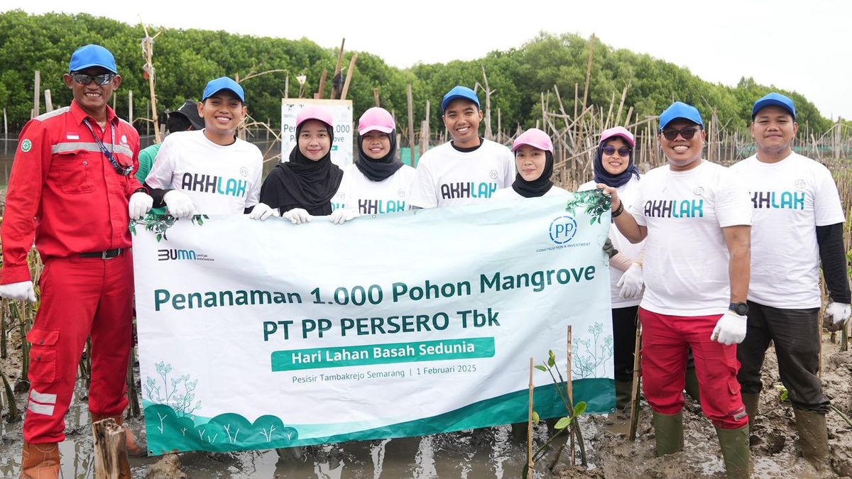 PTPP Hijaukan Pesisir Tambakrejo dengan 1.000 Mangrove, Lindungi Masyarakat dari Abrasi dan Perubahan Iklim