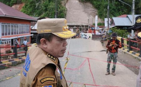 Pemprov Jambi Bangun Jembatan Darurat Setelah Jembatan di Desa Tamiai Ambruk