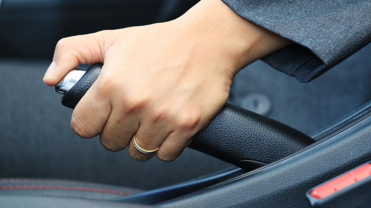 Rem Mobil Macet saat Musim Hujan? Wajib Perhatikan Hal Berikut