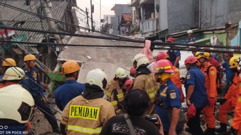 Collapsed Building In Johar Baru, Central Jakarta, One Woman Found Dead