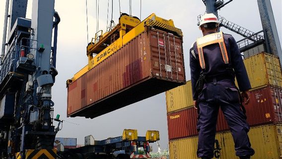 RI's Imports Dropped To 15.9 Billion US Dollars, Dominated By Machinery And Equipment