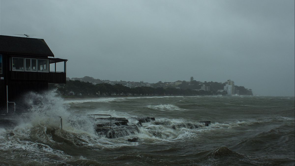 La tempête Milton s’est abattue sur la Floride : Déclenche 19 tornades destructeurs, 1,8 million de foyers perdent de l’électricité