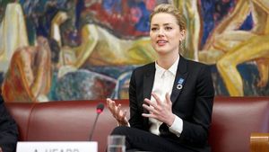 Diminta Bintangi Film Dewasa, Amber Heard Ditawari Gaji Rp133 Miliar 