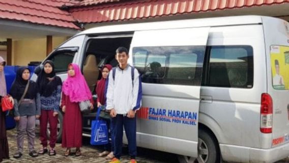 Persons With Disabilities Enjoy Free Homecoming From The Governor Of South Kalimantan