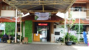 Orang Tua Korban Ledakan SMAN 72 Jakarta Ambil Motor Anaknya yang Tertinggal di Sekolah 