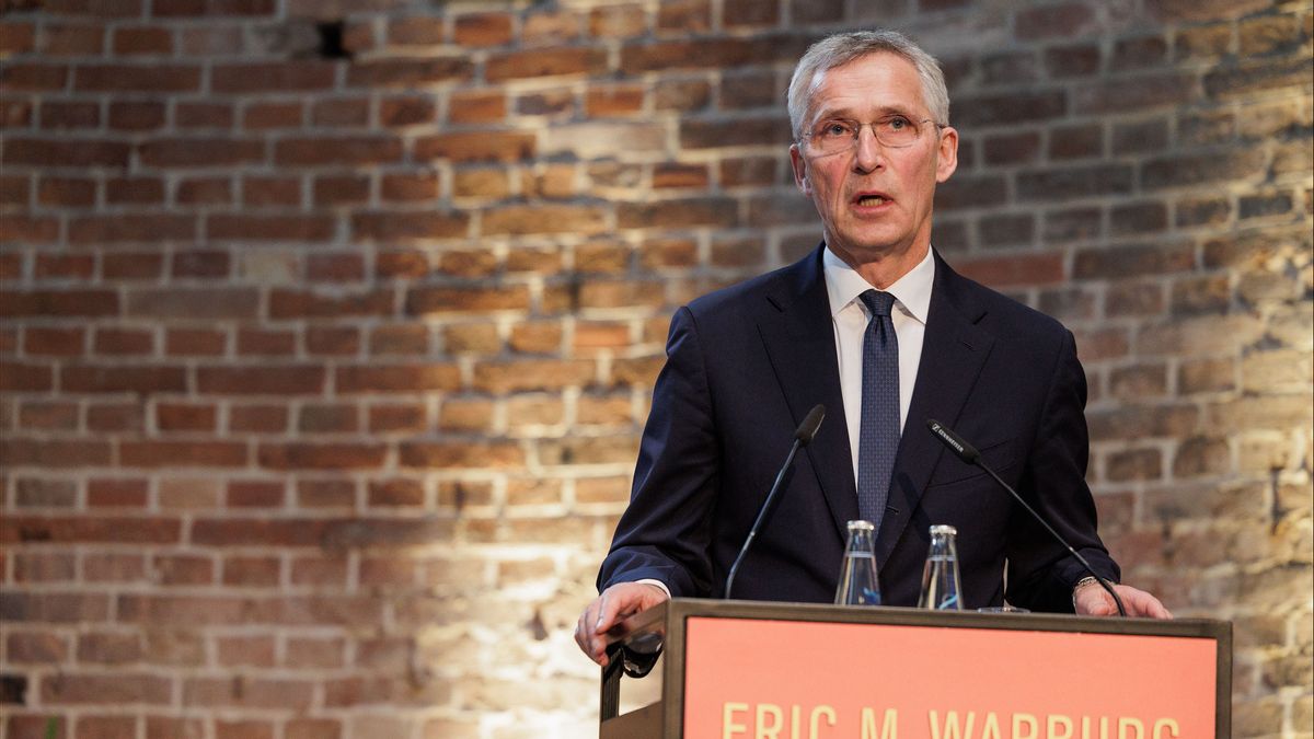 Stoltenberg: Putin's Nuclear Rhetorics Must Not Stop NATO Support For Ukraine