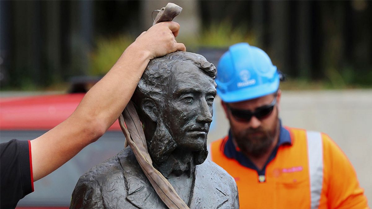 Movement Of Tearing Down Statue Spreads To New Zealand, British Colonizer John Hamilton Became A Target