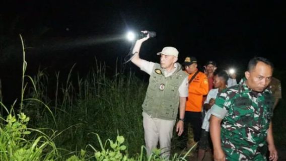 SARチームはバンカランの川流に引きずられて行方不明の学生を見つけました