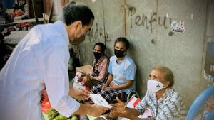 Jokowi Mampir ke Pasar Penfui Kupang Beli Daun Singkong Rp1.000/Ikat dan Bunga Pepaya, Pedagang: Terima Kasih, Umur Panjang Bapak