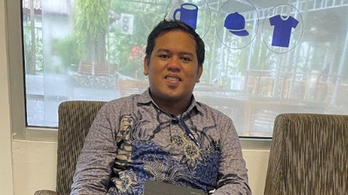 8 명의 테러 용의자를 체포 한 덴수스, 범죄학자는 디지털 급진주의 위협을 조사합니다.
