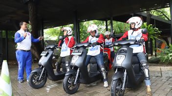AHM Provides Safe Driving Exercises For Honda Electric Motorcycle Owners