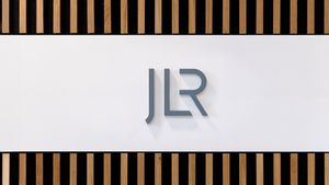 Jaguar Land Rover Perpanjang Penghentian Produksi Imbas Serangan Siber