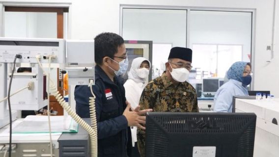 Menko PMK Pantau Langsung Proses Pengujian Obat Sirop di BPOM