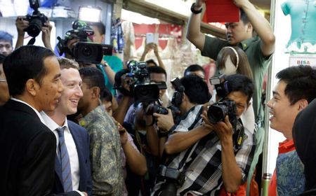 Mark Zuckerberg Diajak Jokowi Blusukan ke Pasar Tanah Abang dalam Memori Hari Ini, 13 Oktober 2014